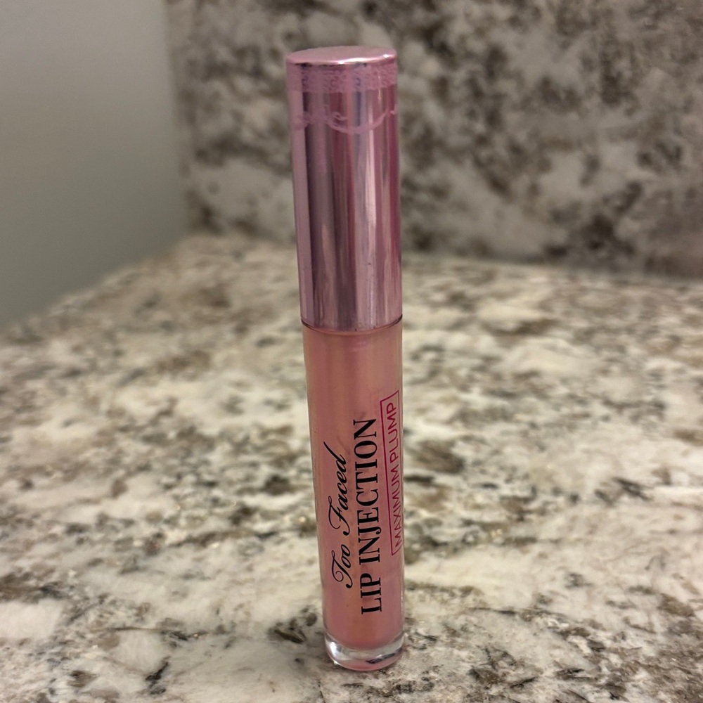 Too Faced Lip Injection Maximum Plump 0979989